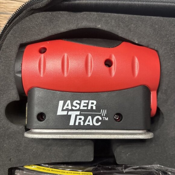 Craftsman 4-in-1 Level with Laser Trac Carry Case & Glasses, Model No. 320.48251 - Picture 2 of 10